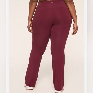 Women's Burgundy Livi Soft Flare Yoga 22/24 Pants Worn Once Excellent Condition